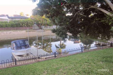 Property photo of 4 San Michele Court Broadbeach Waters QLD 4218