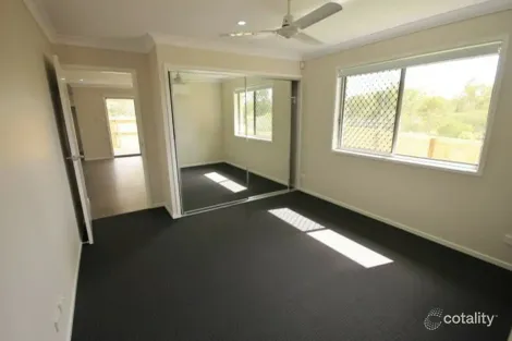 Property photo of 13 Sovereign Drive Deebing Heights QLD 4306