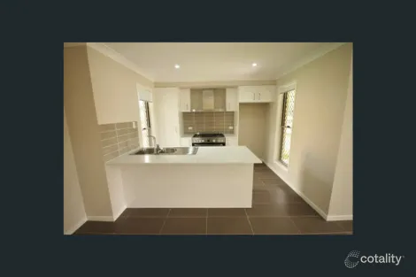 Property photo of 13 Sovereign Drive Deebing Heights QLD 4306