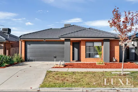 Property photo of 45 Latchford Drive Mickleham VIC 3064