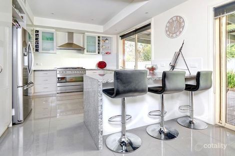 Property photo of 1 Heathwren Close Frankston South VIC 3199