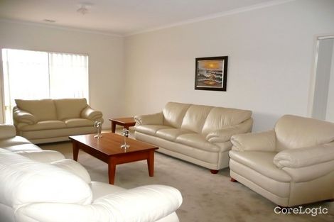 Property photo of 19 Peppermint Crescent Manor Lakes VIC 3024