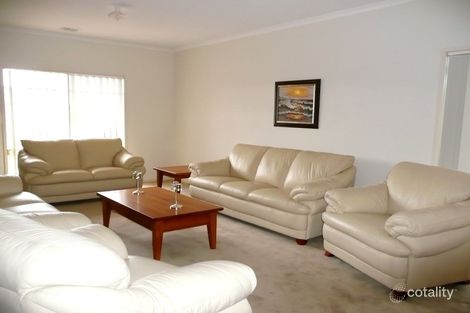 Property photo of 19 Peppermint Crescent Manor Lakes VIC 3024