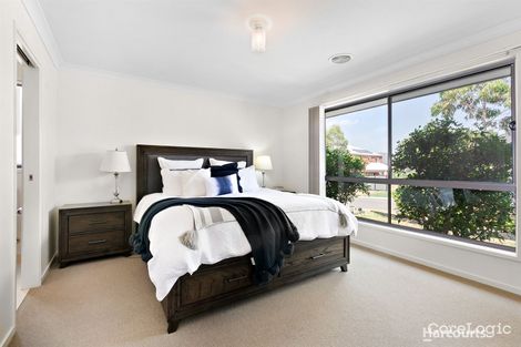 Property photo of 25 Corymbia Promenade Pakenham VIC 3810