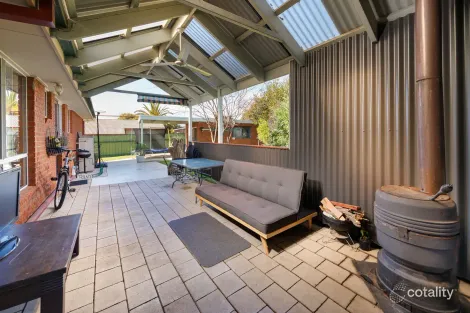 Property photo of 1/4 Holt Place West Wodonga VIC 3690