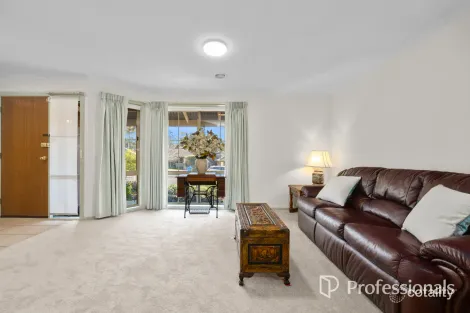 Property photo of 44 Jarryd Crescent Berwick VIC 3806