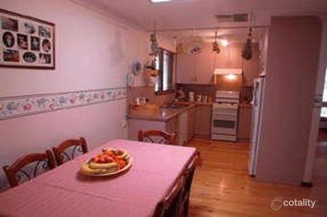 Property photo of 32 Trelawney Crescent Huntfield Heights SA 5163