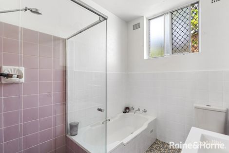 Property photo of 2/39 Masons Parade Point Frederick NSW 2250