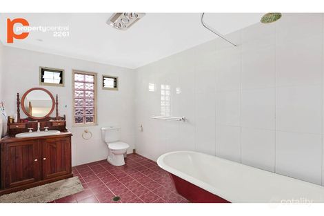 Property photo of 8 Albatross Road Berkeley Vale NSW 2261