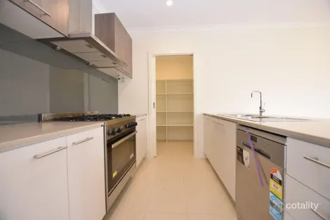 Property photo of 10 Benedore Way Cranbourne North VIC 3977