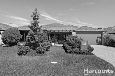 Property photo of 34 Pineknoll Gardens Meadow Springs WA 6210