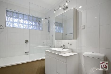 Property photo of 6 Doyle Place Endeavour Hills VIC 3802
