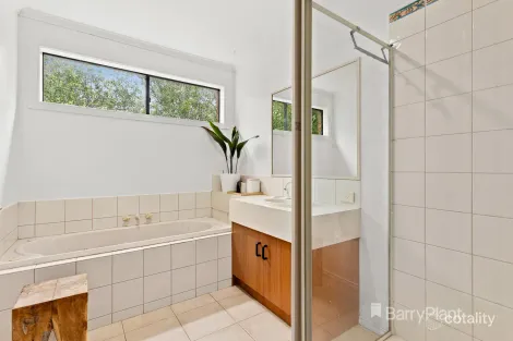 Property photo of 24 Jackie Court Aspendale Gardens VIC 3195