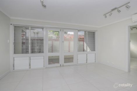 4/277 Lake St, Cairns North, QLD 4870