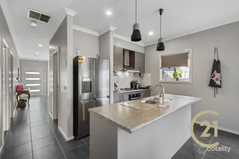 Property photo of 69 Enterprise Circuit Fraser Rise VIC 3336