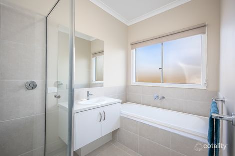 Property photo of 13 Silver Smith Drive Kyneton VIC 3444