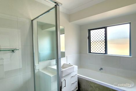 Property photo of 8 Creekview Parade Bentley Park QLD 4869