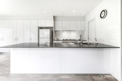Property photo of 10 Jumbuck Circuit Carrum Downs VIC 3201