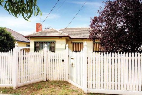 16 Bedford St, Airport West, VIC 3042