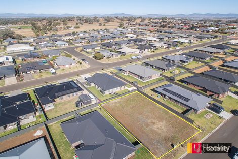 13 Evesham Cct, North Tamworth, NSW 2340