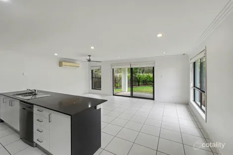 Property photo of 2/33 Warilla View Blacks Beach QLD 4740