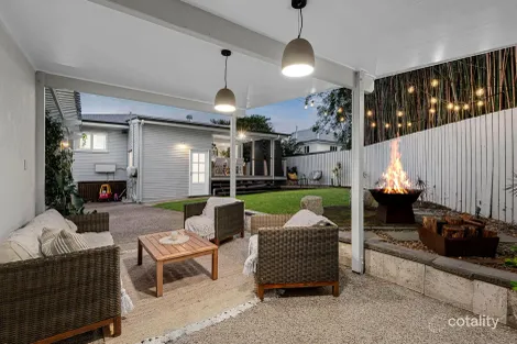 64 Stephenson St, Oxley, QLD 4075