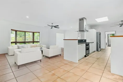 Property photo of 13 Ilse Close Clifton Beach QLD 4879