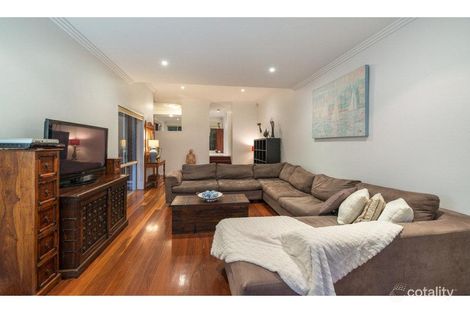 Property photo of 1/72 Armadale Street St Lucia QLD 4067