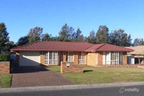 11 Derwent Cres, Lakelands, NSW 2282