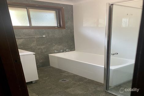 Property photo of 17 Murrumbong Road Summerland Point NSW 2259