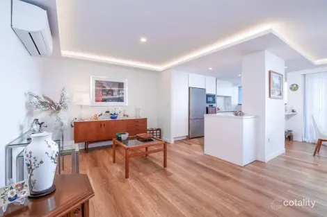 Property photo of 105/17 Bayview Street Runaway Bay QLD 4216