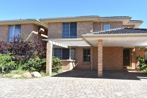 2/84 Dover Rd, Scarborough, WA 6019