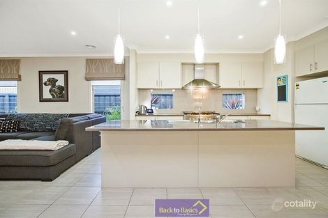 Property photo of 16 Grassland Crescent Officer VIC 3809