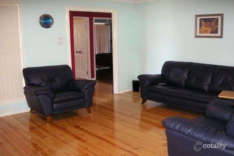 Property photo of 38 Akuna Avenue Bradbury NSW 2560