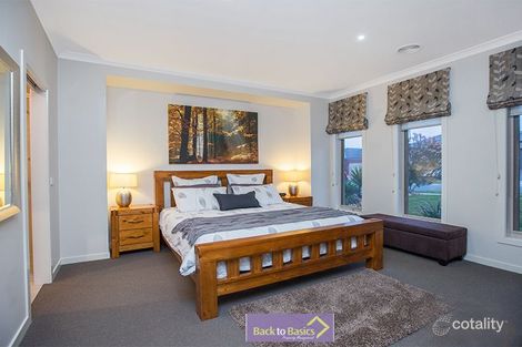 Property photo of 16 Grassland Crescent Officer VIC 3809