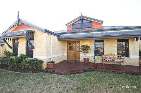 16 Waterford Pde, Darch, WA 6065