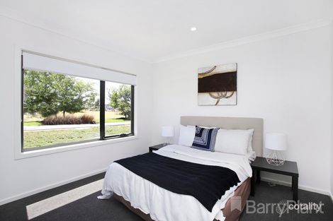 Property photo of 14 Fluent Lane Greenvale VIC 3059