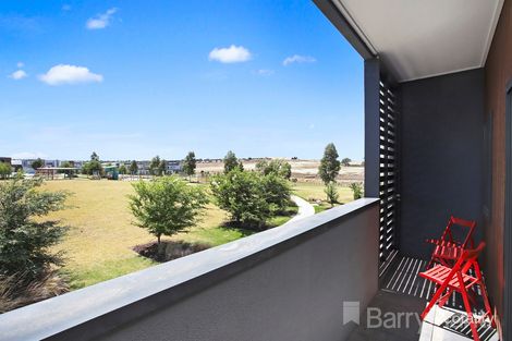 Property photo of 14 Fluent Lane Greenvale VIC 3059
