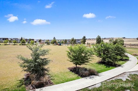 Property photo of 14 Fluent Lane Greenvale VIC 3059