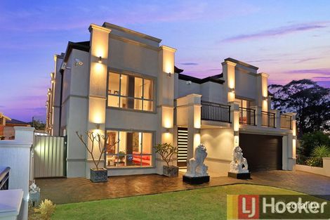 Property photo of 5 Oak Drive Georges Hall NSW 2198