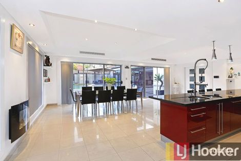Property photo of 5 Oak Drive Georges Hall NSW 2198