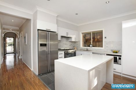 Property photo of 20 Tamborine Way Caroline Springs VIC 3023