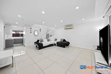 Property photo of 1/12 Kitson Place Minto NSW 2566