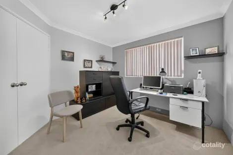 Property photo of 21B Carnarvon Rise Ocean Reef WA 6027