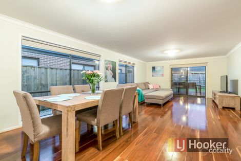 Property photo of 8 Loddon Place Clyde North VIC 3978
