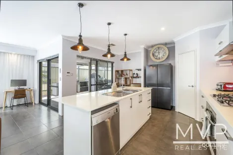 Property photo of 17 Juncea Way Hammond Park WA 6164