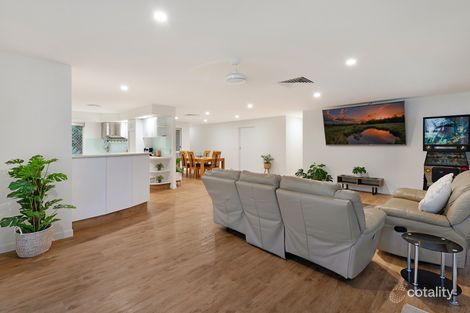 Property photo of 27 Queens Park Circuit Oxenford QLD 4210