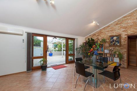 Property photo of 31 Kinlyside Avenue Jerrabomberra NSW 2619