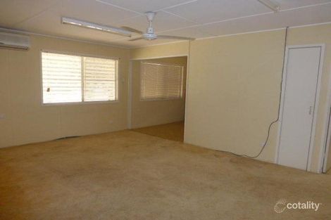 Property photo of 35 Spring Crescent Dysart QLD 4745