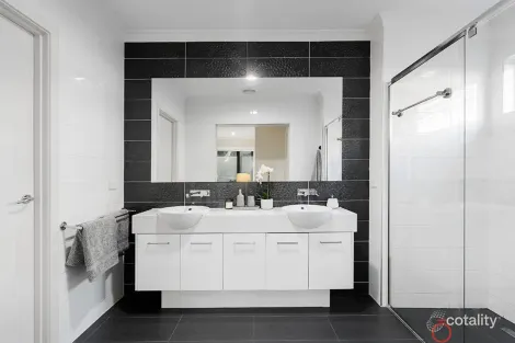 Property photo of 30 Huntington Terrace Wollert VIC 3750